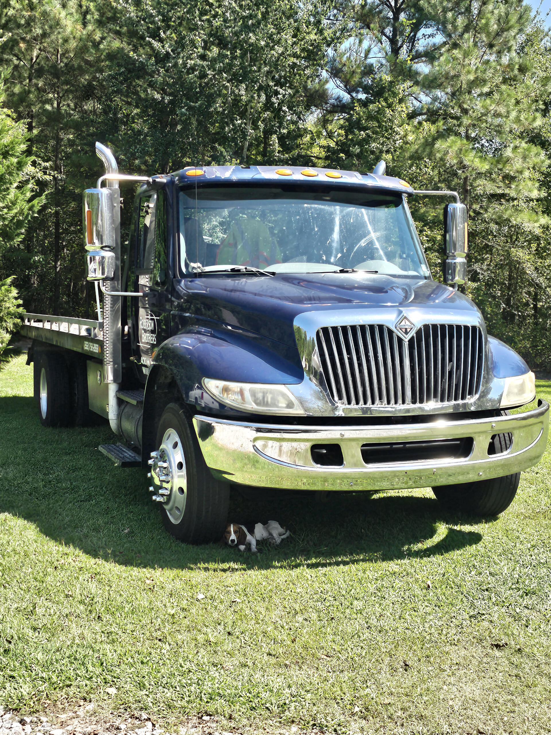 Roberson Bros Gas & Service Tow truck flat bed wrecker services in Williamston, NC
